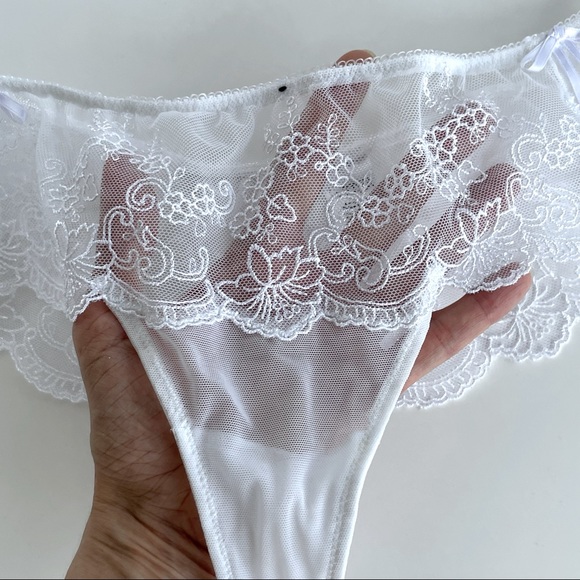 White Mesh and Lace Thong with Bows - Picture 6 of 16